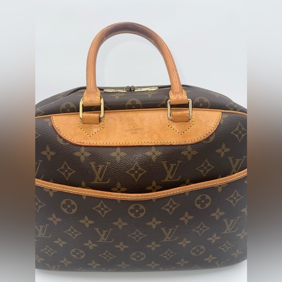 Authentic Louis Vuitton Monogram Deauville bag (Preowned) - Picture 2 of 16